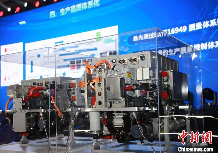 “國鴻氫能”鴻途G系列燃料電池新產(chǎn)品亮相廣東佛山。　程景偉 攝
